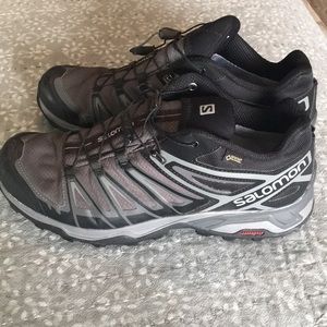 Men’s salomon gortex shoes